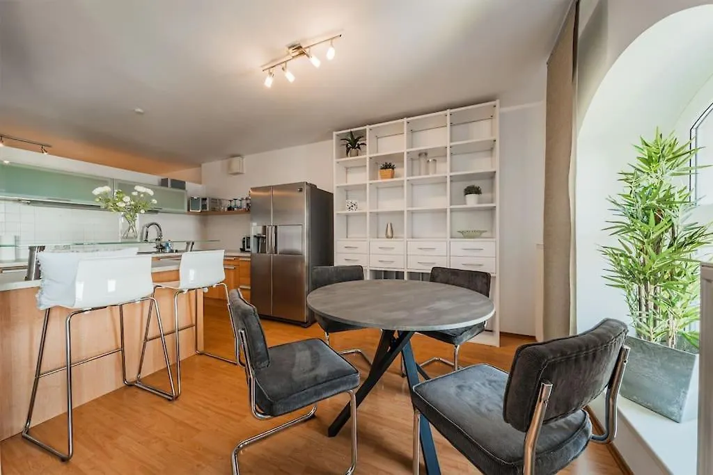 Spektakulaeres Apartment ✩ 7. Stock ✩ Kostenlose Parkgarage Vídeň 0*,  Rakousko