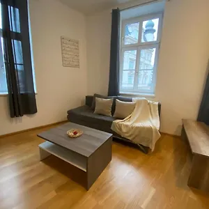 Apartment 5, Wien