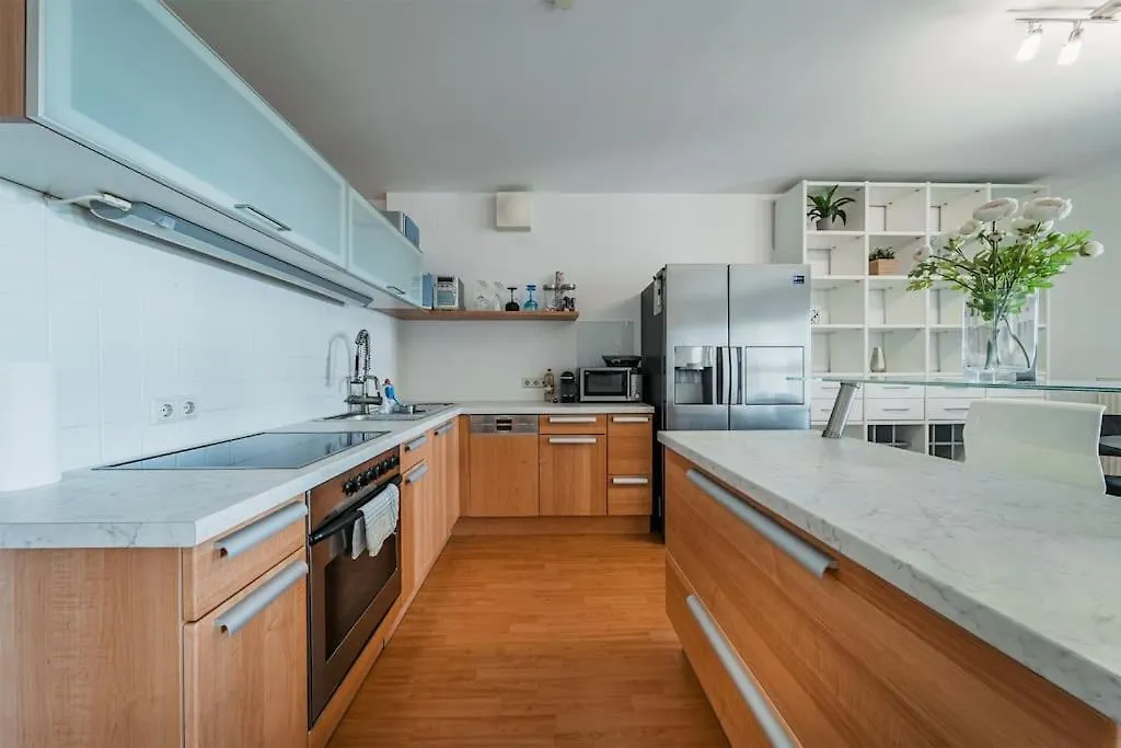 Spektakulaeres Apartment ✩ 7. Stock ✩ Kostenlose Parkgarage Wien Österreich